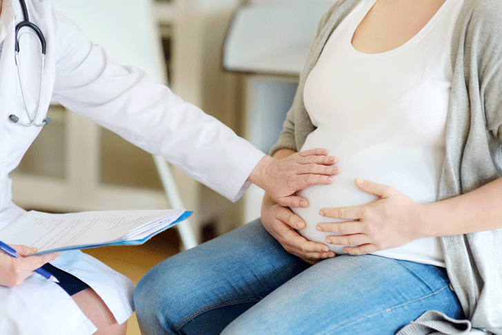 Consultation d'une femme enceinte chez le médecin remboursée par la LAMal